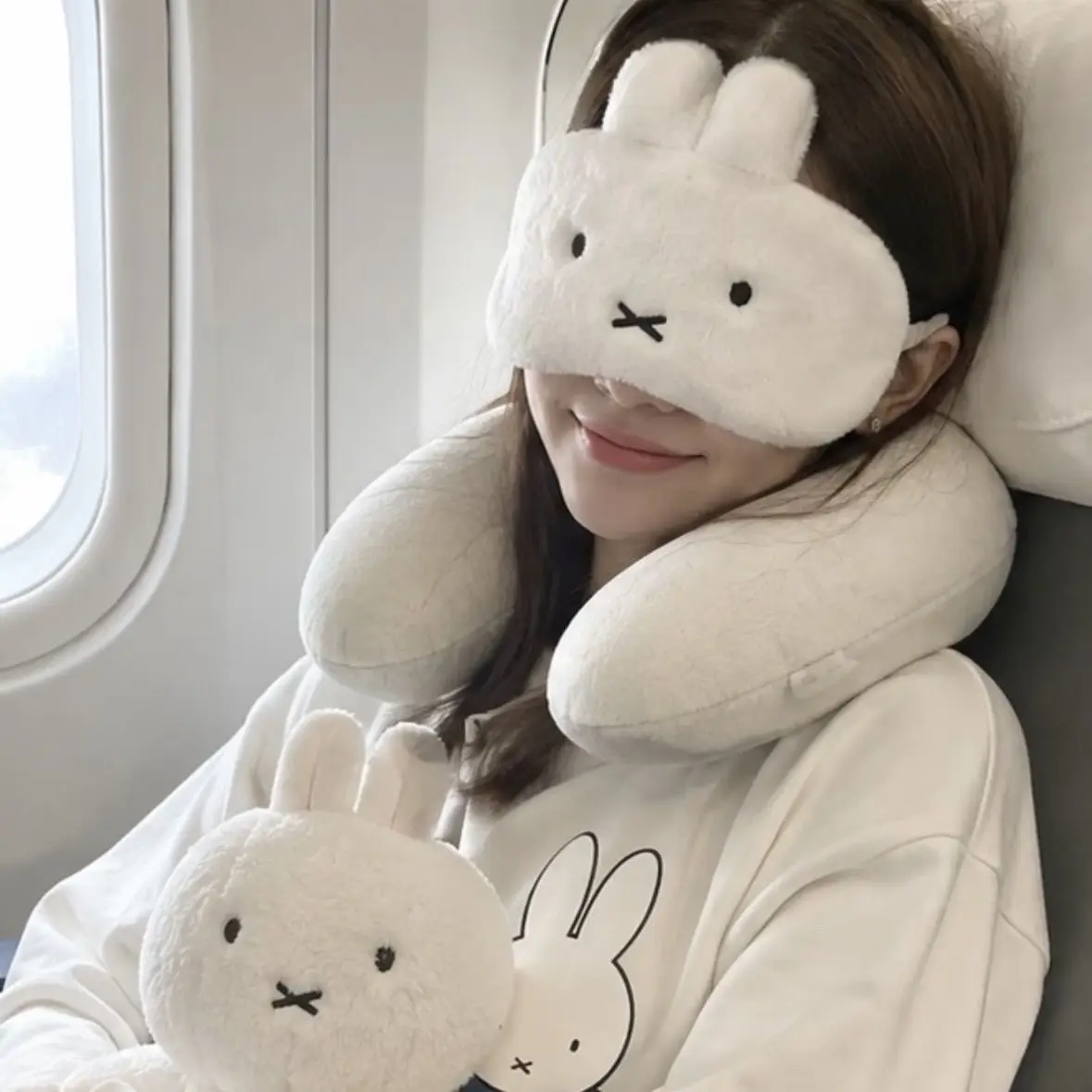 Cute Mi ffy Rabbit Plush Sleep Eye Mask Light Blocking Soft Eyemask for Nap Sleeping Relieve Eye Fatigue Home Travel Use