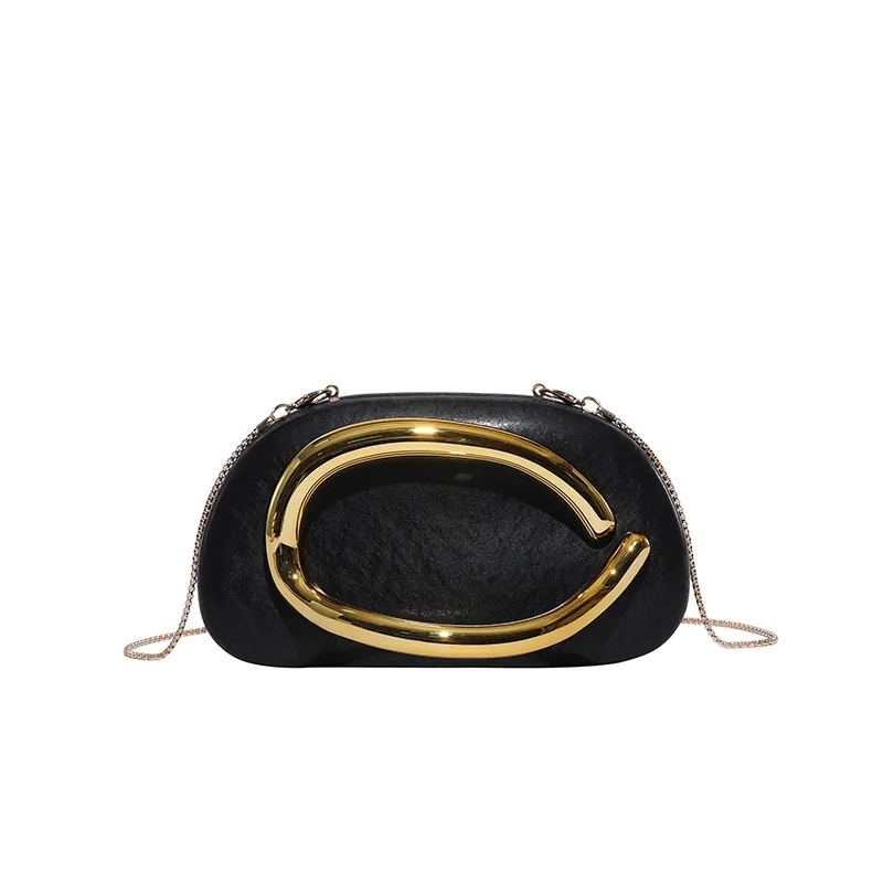 チェーンクロスボディバッグ 2025年新作 レディース 高級ソフトレザー クラッチバッグ おしゃれなホットガールスタイルバッグ どんなシーンにも