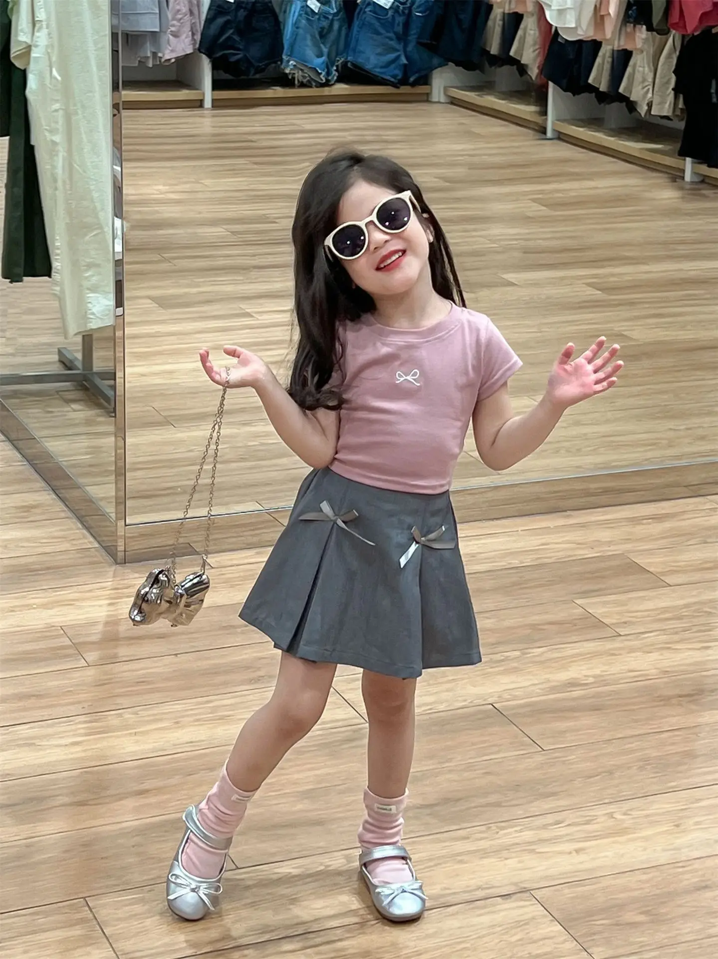 T-shirt Summer Korean Childrens Clothing Girls Backless Embroidery Bow Knot Short Sleeved Academic Style Bow Knot 2024