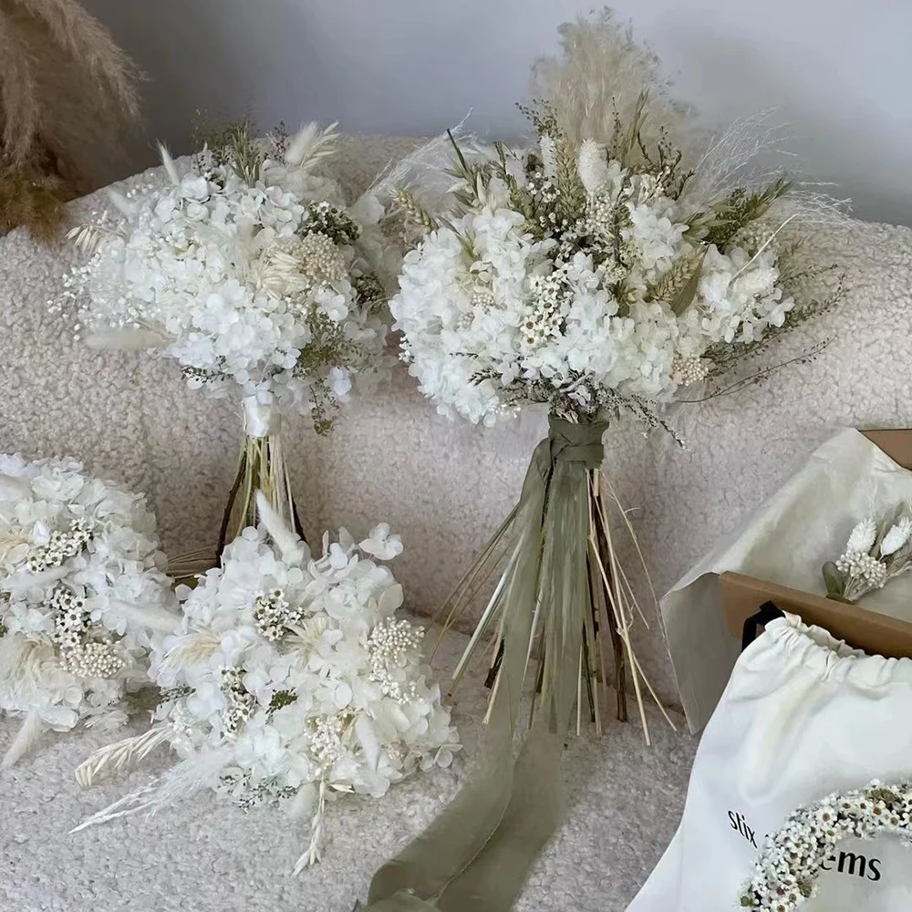 

Luxury Natural Flower Preserved Hydrangea Wedding Bouquet Boho Dried Pampas Grass Decoration Bridal Wedding Bouquet Mini Bouquet