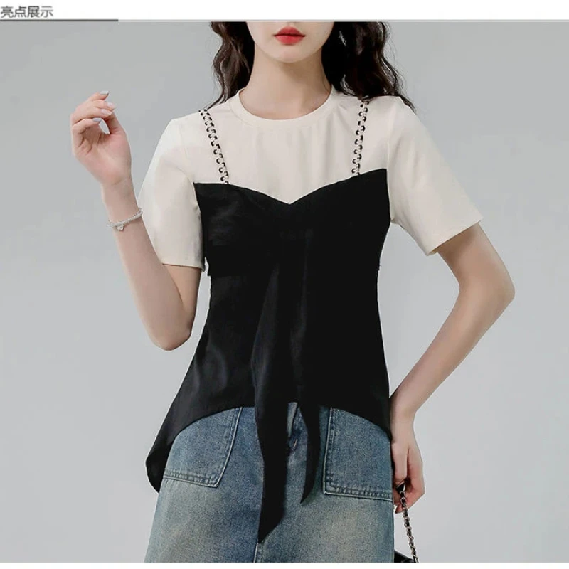 Women's Color Block T-Shirt With Chain Detailing And Asymmetrical Hem Fashion Casual Top For Office Wear