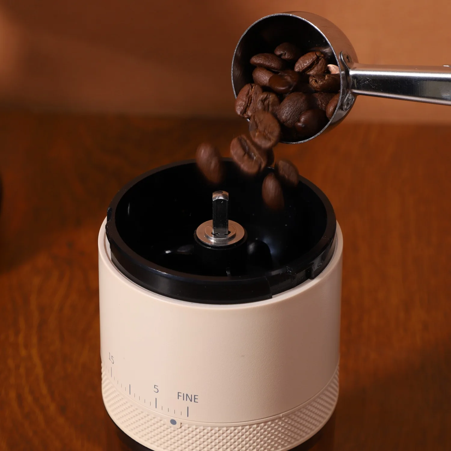 مطحنة القهوة الكهربائية نوع C USB تهمة المحمولة آلة طحن أوتوماتيكية لحبوب البن مطحنة طحن أوتوماتيكية بالكامل