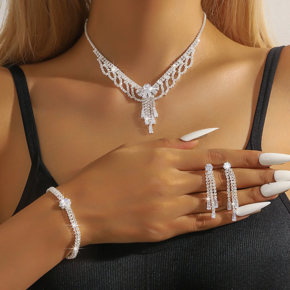 

with crystal water drop tassel three-piece set, exaggerated light luxury temperament collarbone chain, advanced sense necklace