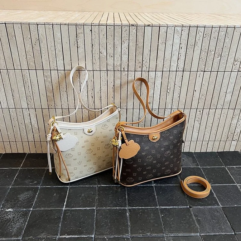 

Fashionable Ladies Crossbody-Bag Made Of Ravine-Printed Leather Featuring Durable Vintage Modern Daily Style​