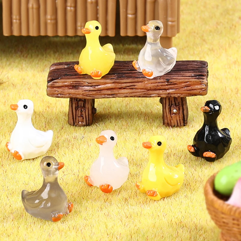 Luminoso Mini anatra Micro paesaggio accessori fai da te figurine In miniatura fata decorazione della casa Glow In The Dark
