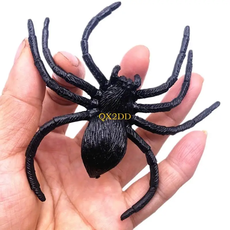 

QX2D Scary Plastic Large Spiders Set of 12 Realistic Scary Crawlers Figurine for Horror Theme Party Halloween Decoration