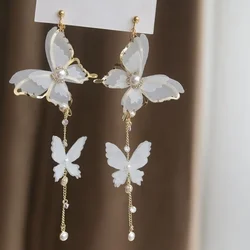 Lace White Butterfly Earrings Exaggerated Big Flying Long Butterfly Clip on Earrings Without Piercing for Women Wedding Party