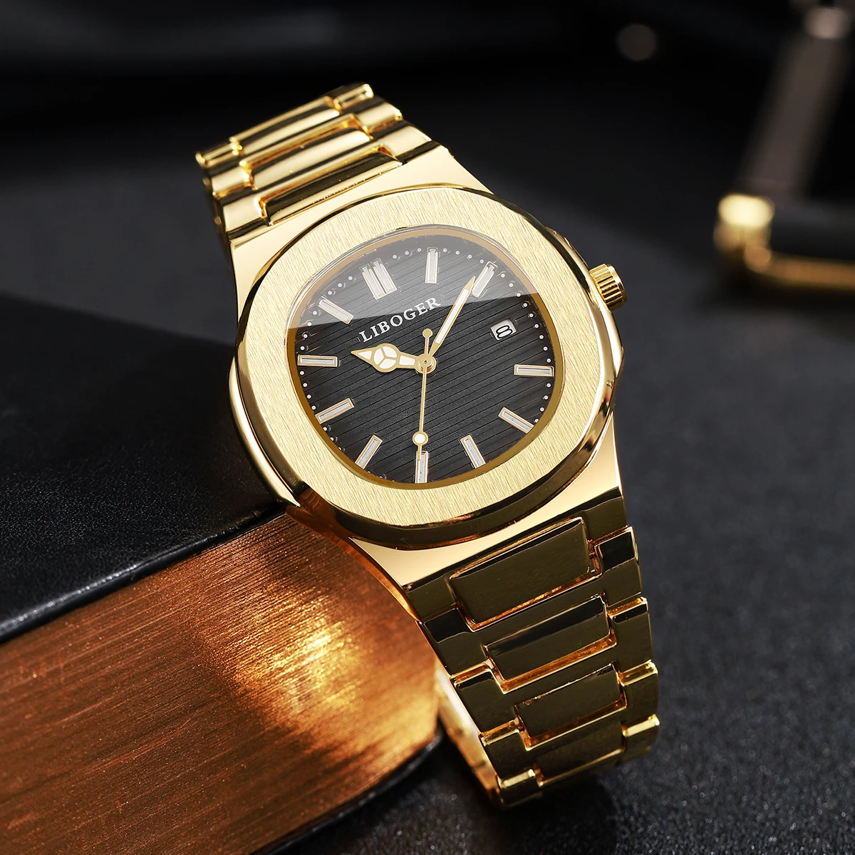 

1 шт. мужские подарочные часы, повседневные универсальные квадратные шкала, календарный циферблат, красивые модные кварцевые часы (коробка не входит в комплект)