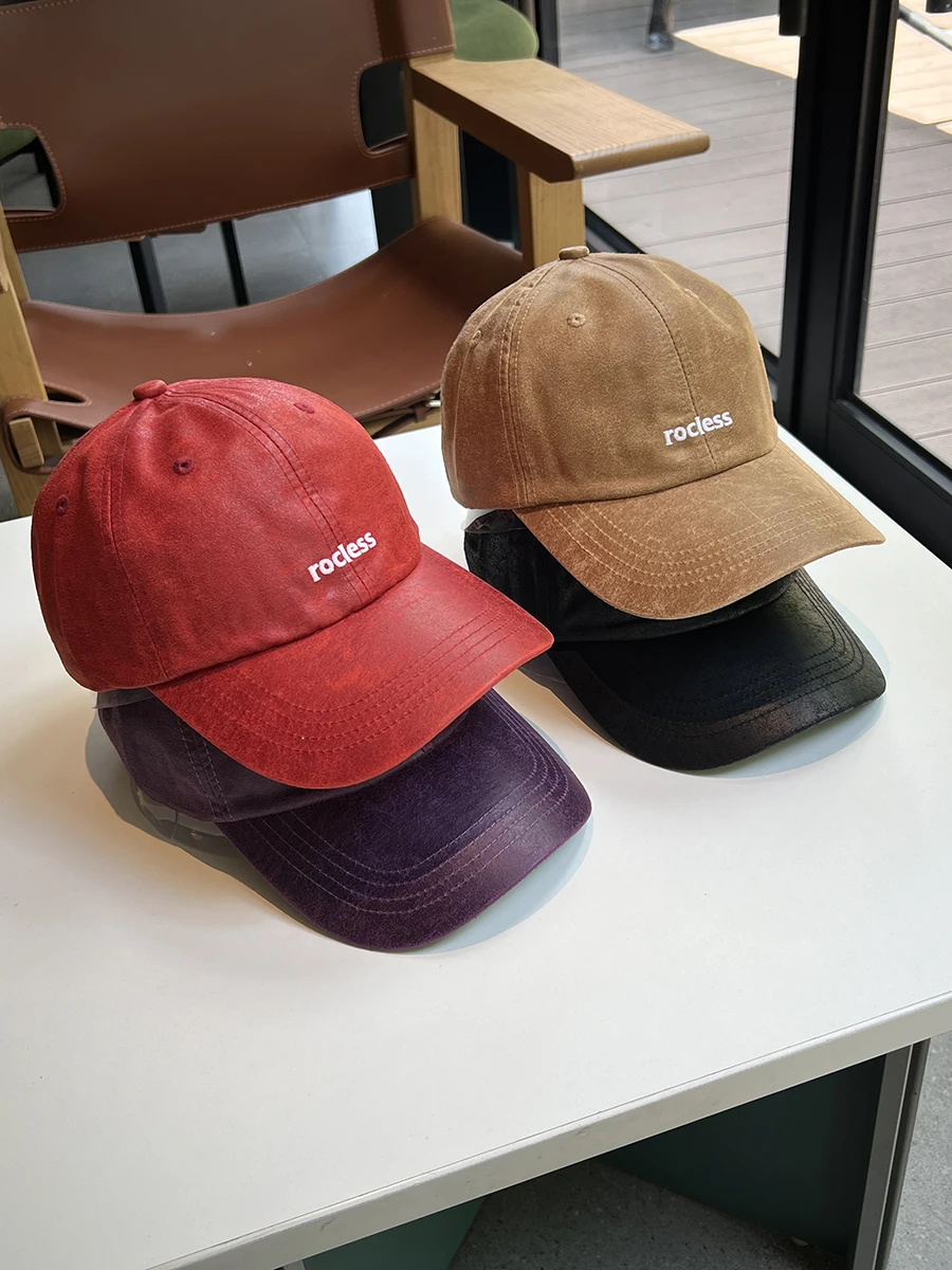 

Korean version embroidered alphabet baseball hat autumn and winter sunshade cap