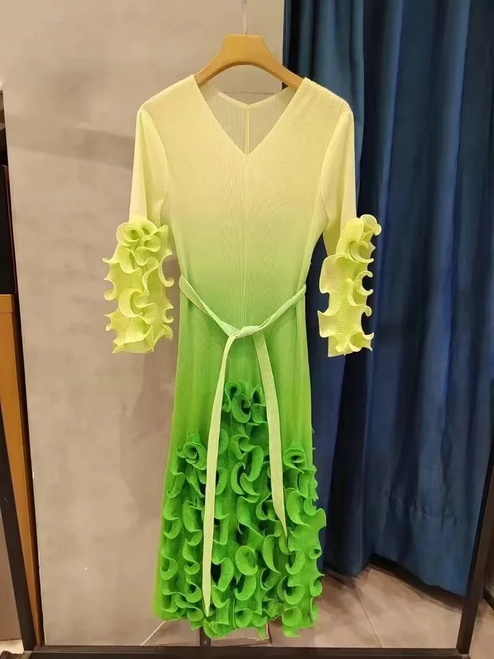 Vestido gradiente plissado feminino com decote em v, Roupas Miyake, cinto estilo festa, plissado, vestidos versáteis, moda verão, 2022