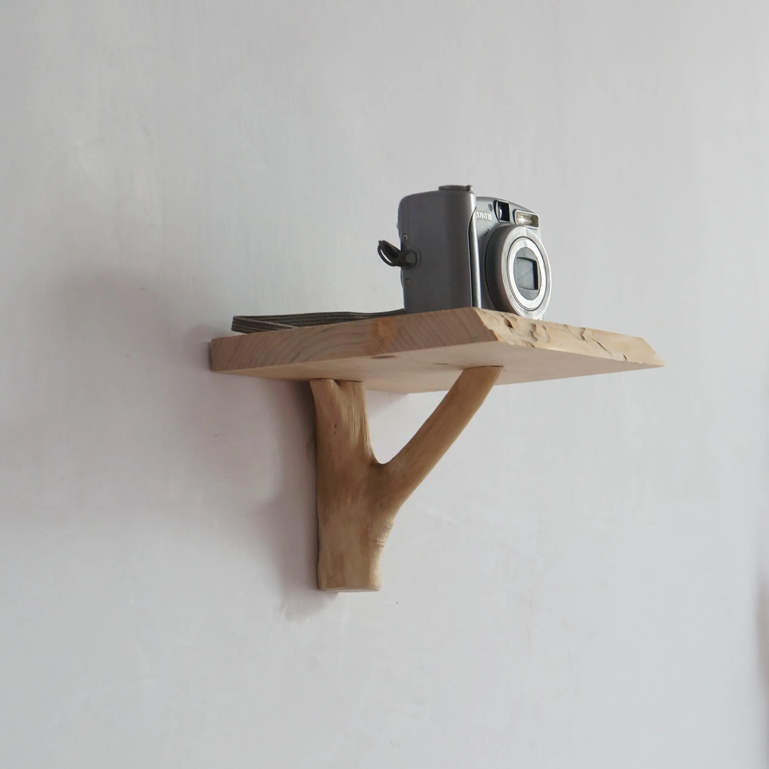 

Rustic Floating Shelf Wood Wall Hanging Planter Storage Wooden Shelf for Plants Photo Candle, Home Wall Decorative Display Rack
