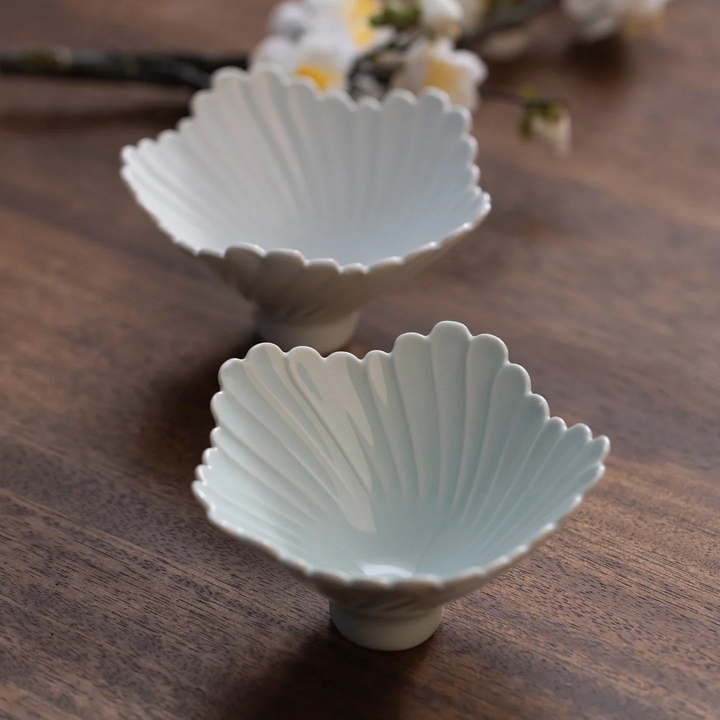 Underglaze Ceramic Bowl Jingdezhen Porcelain Flower Petal Design Chinese Style Dessert Tea Snack Bowl High Aesthetic Value