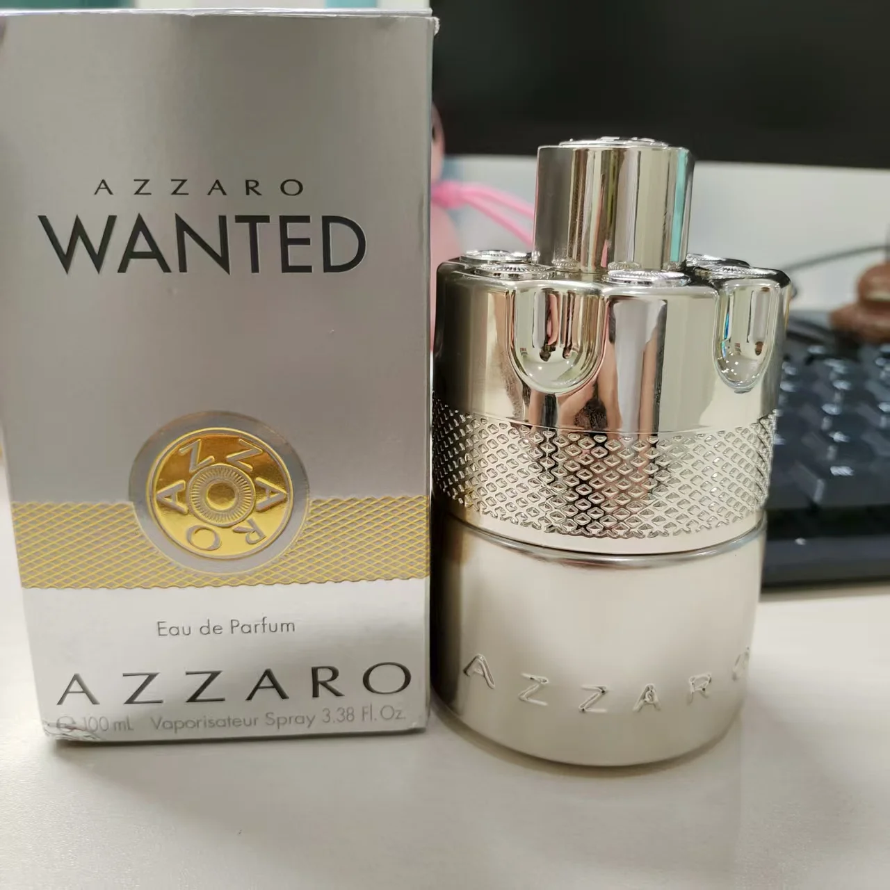 

Yazanro Wanted by Azzaro Men's Light Essence спрей 3,4 унции