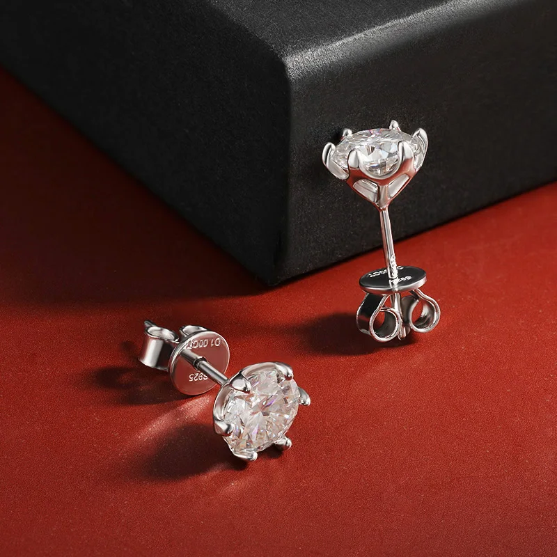 Halaile D Color Moissanite S925 Sterling Silver 6 Claw Stud Earrings Trendy Fine Jewelry Dainty Sparkly Romantic Gift for Women