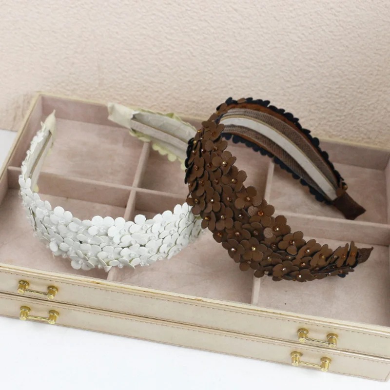 

Кожаная повязка для волос с бусинами и цветами, корейская широкая противоскользящая повязка на голову, аксессуары для умывания, заколки для волос, женские головные уборы