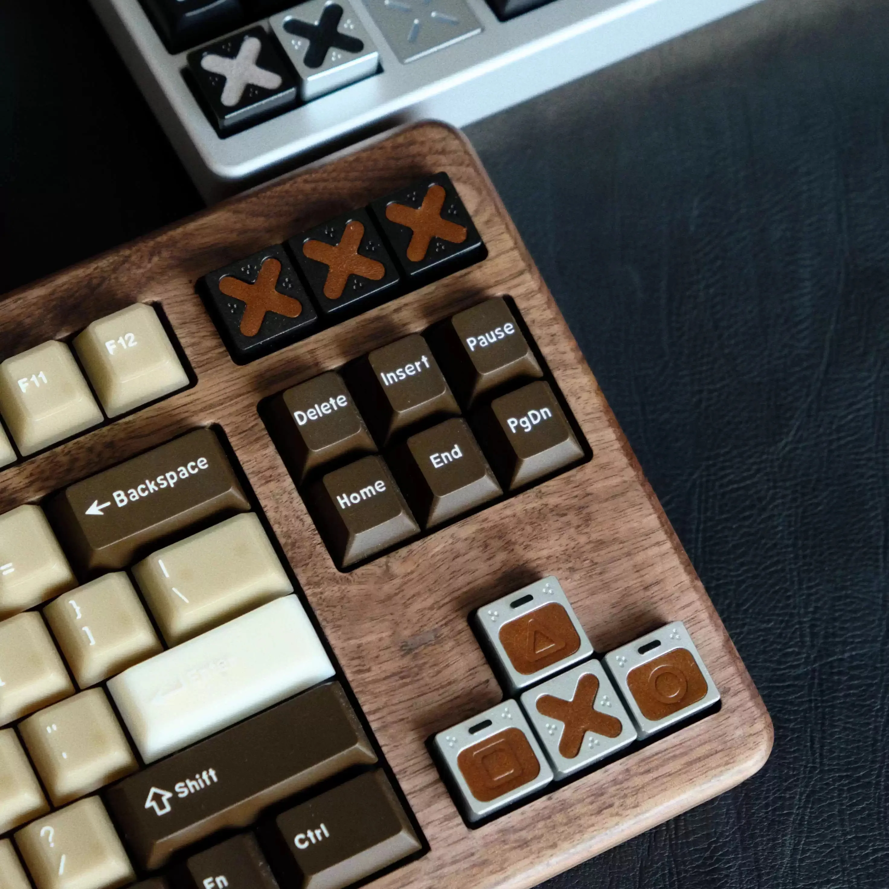 

Dermal Gaming Blocks Resin Keyboard Key Caps Handmade MX Single Creative Keycaps Retro Style Keycap for Mechanical Keyboard Gift