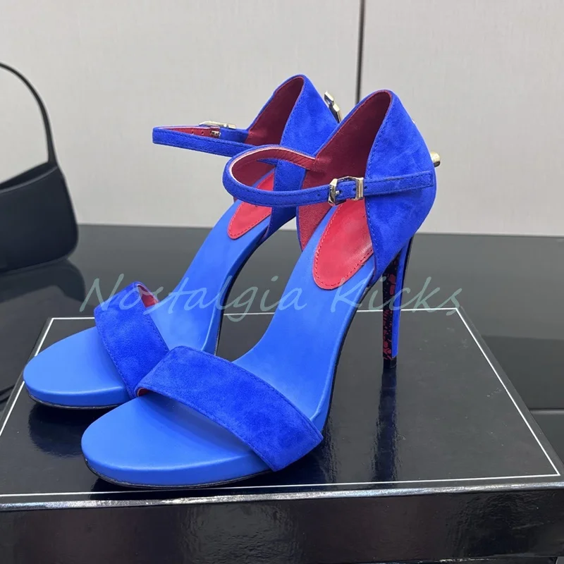 جديد فاخر السيف على شكل خنجر كعب الصنادل المفتوحة تو جلد أسود معدني ديكور فستان أحذية المرأة مشبك أحذية حفلات الزفاف