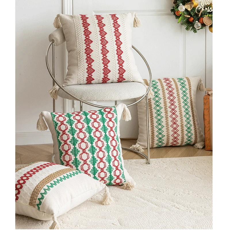 

Christmas Red and Green Crochet Cushion Cover Cotton and Linen Geometric Woven Cushion Cover Home Festive Fringed Pillow Cases