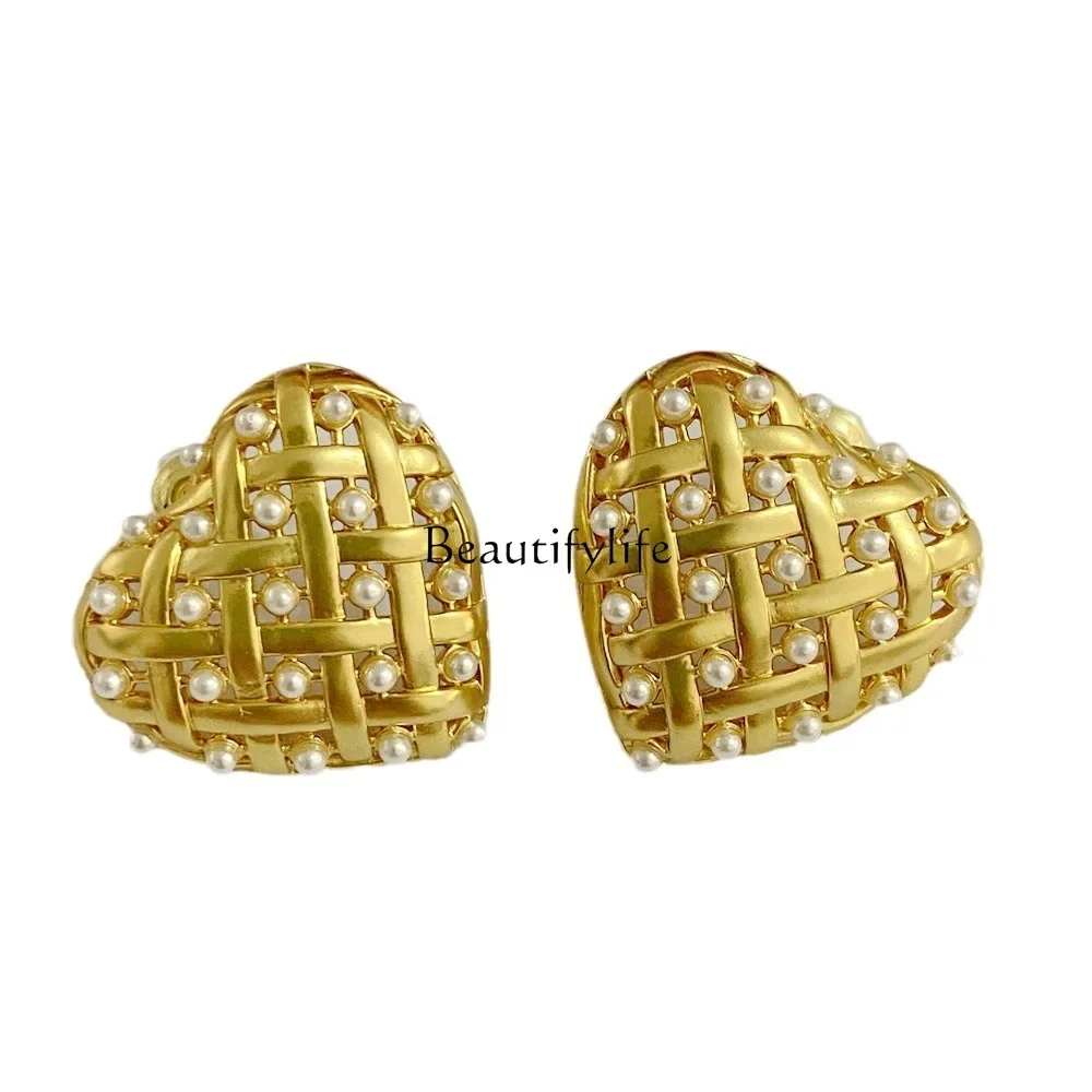 

Gold-plated love earrings, new antique light luxury fashion temperament pearl earrings.