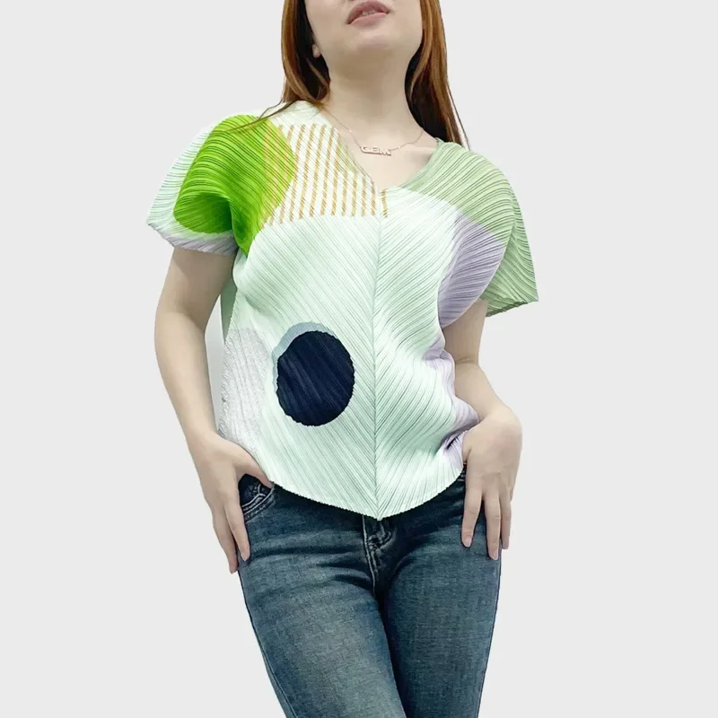 ALSEY 2025 Zomer Nieuwe Miyake Mode Gevouwen Losse T-shirt vrouwen Ronde Hals Casual Gedrukt Comfortabel Ontwerp Korte Mouw top