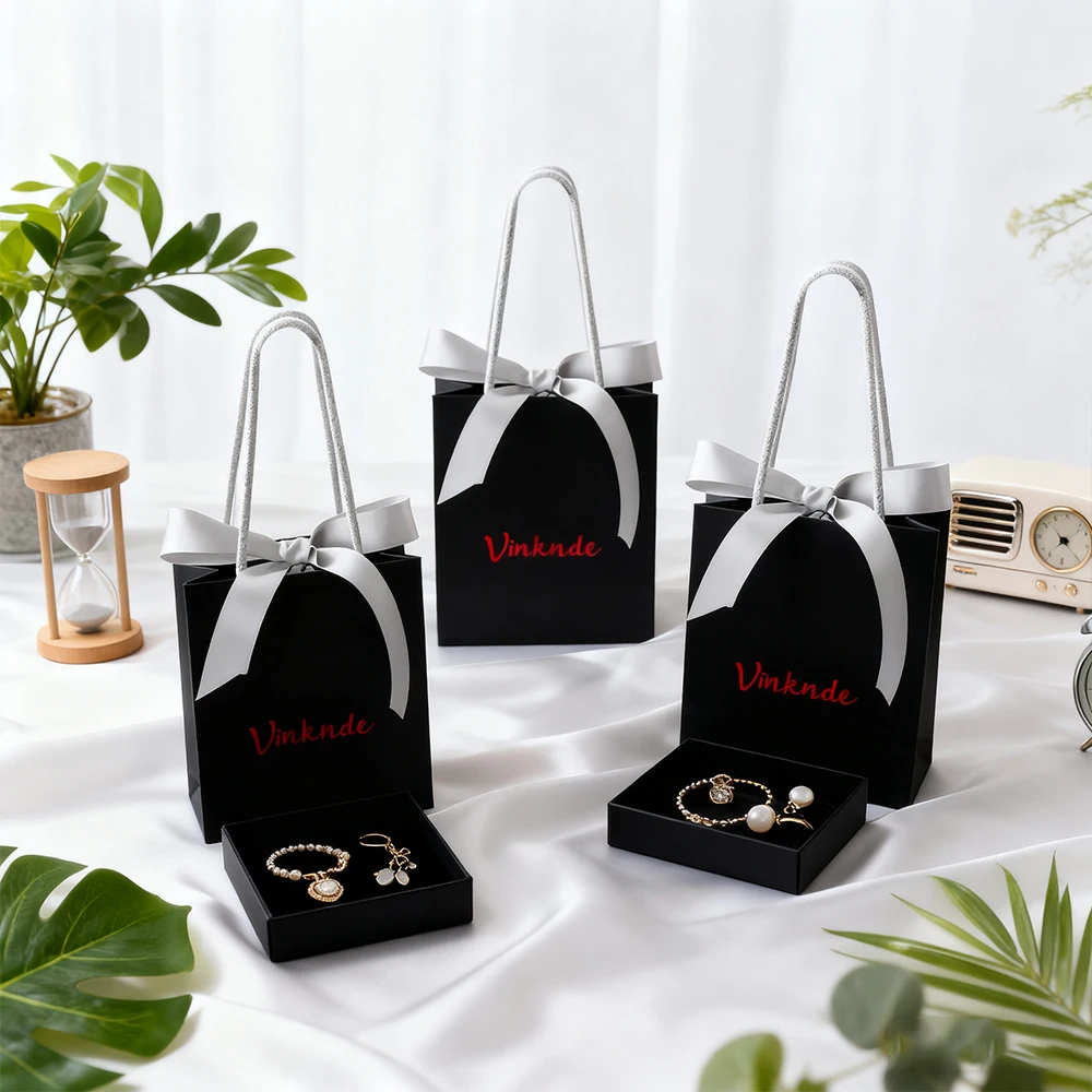 

Custom Logo Wedding Gift Cardboard Tote Bag Shopping Paper Carry Bags with Logo Handle for Perfume Lipstick Candy Guests Luxury
