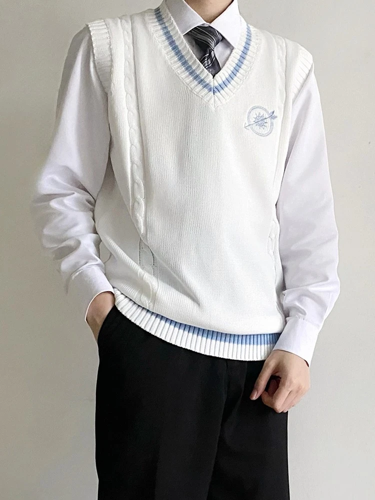 2025 Spring and Autumn New Japanese Style Men's Uniform V-neck Knitted Color-blocking College British Style White Loose Vest
