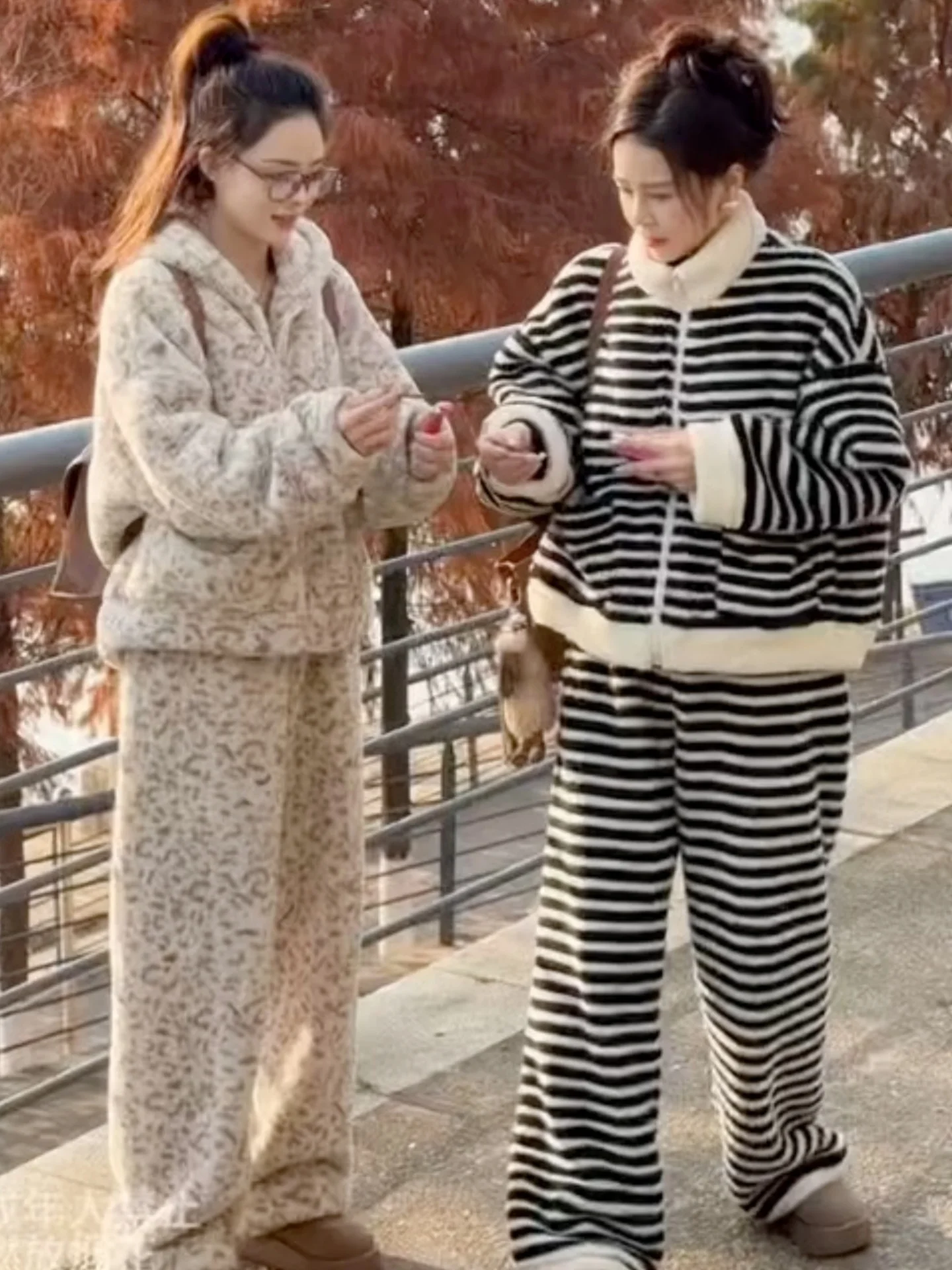 

Women's Double-Sided Coral Fleece Pajamas Thickened Winter Home Clothes Fashionable Two-Piece Set Long Sleeve Long Pants Hooded