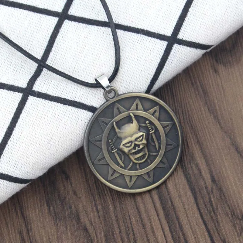 أنيمي جوجوس غريب مغامرة القلائد تأثيري هيغاشيكاتا جوسوكي كوجو جوتارو القاتل الملكة السهم قلادة قلادة مجوهرات هدية #3