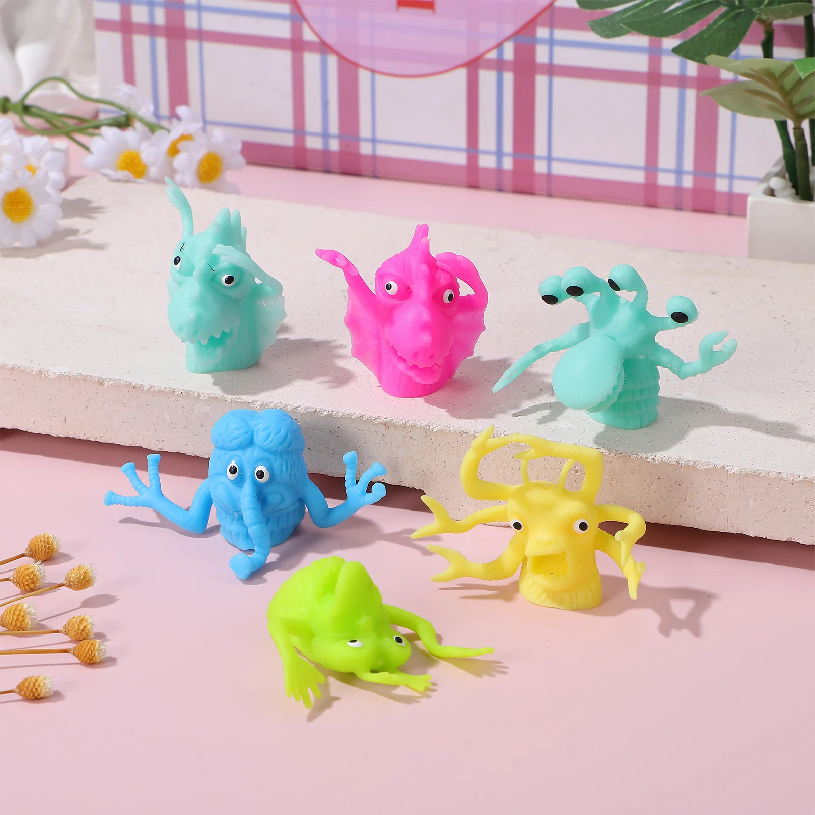 หุ่นนิ้วมือการ์ตูนรูปสัตว์ 6 ชิ้น ของเล่นเด็ก สนุกสนาน ทำจาก TPR ปลอดภัยสำหรับเด็ก