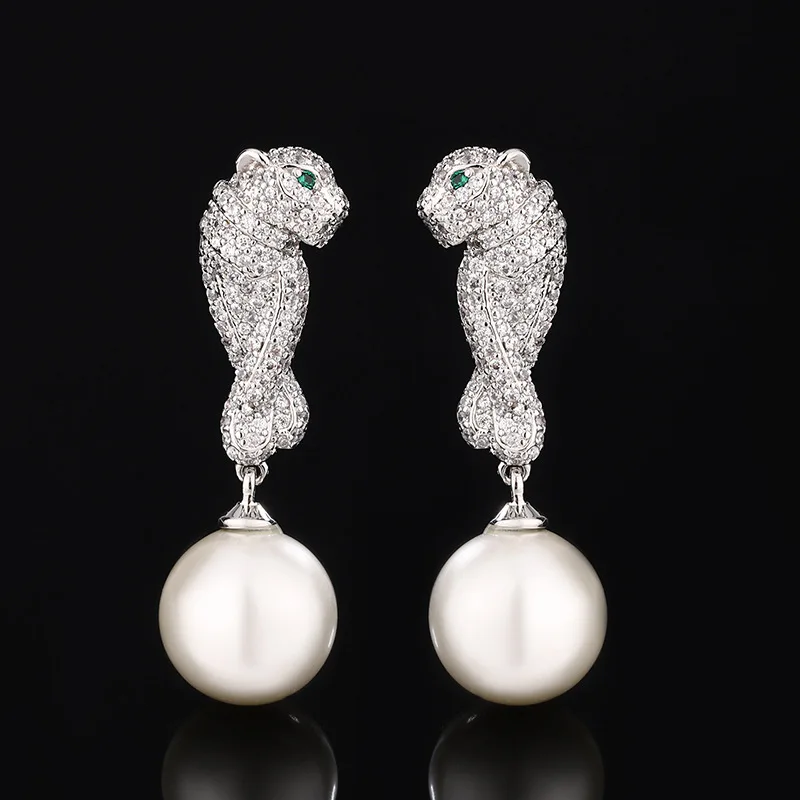 

Luxury Leopard Earrings Classic Cubic Zirconia with Large Pearl Drop Elegant Women Jewelry Sparkling Crystal Accents Accessories