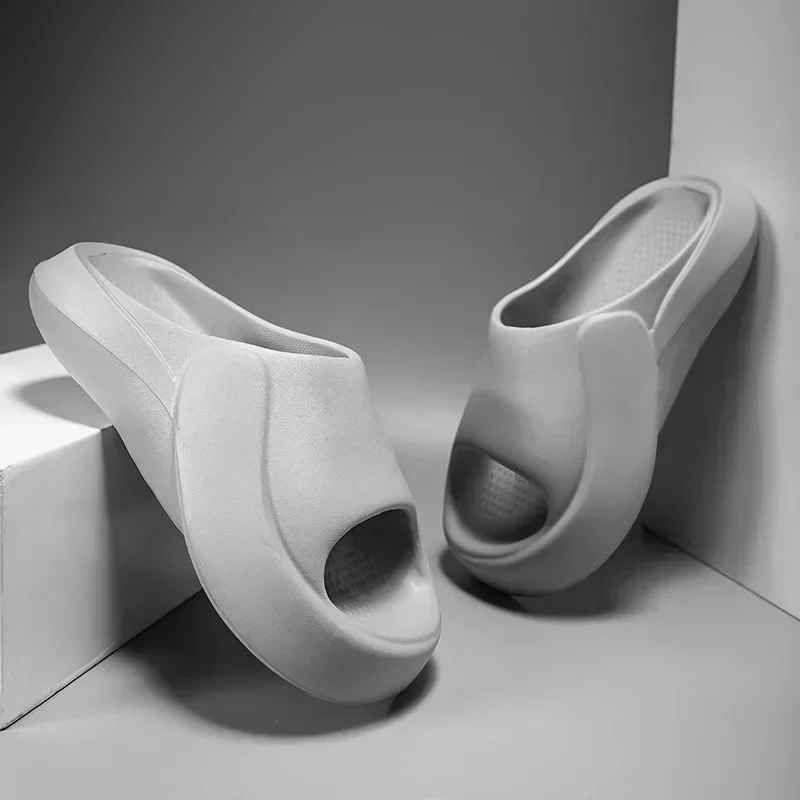 شباشب شاطئ ناعمة سميكة القاع للرجال EVA للاستخدام الداخلي والخارجي، صنادل صيفية سهلة الارتداء للزوجين في المنزل