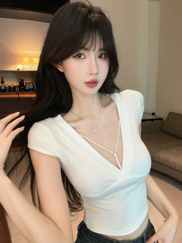 

Spicy Deep V-neck Slim Fit Short Sleeve T-shirt Women's Fashion Summer New Style Pure Desire Design Short Top Citywalk