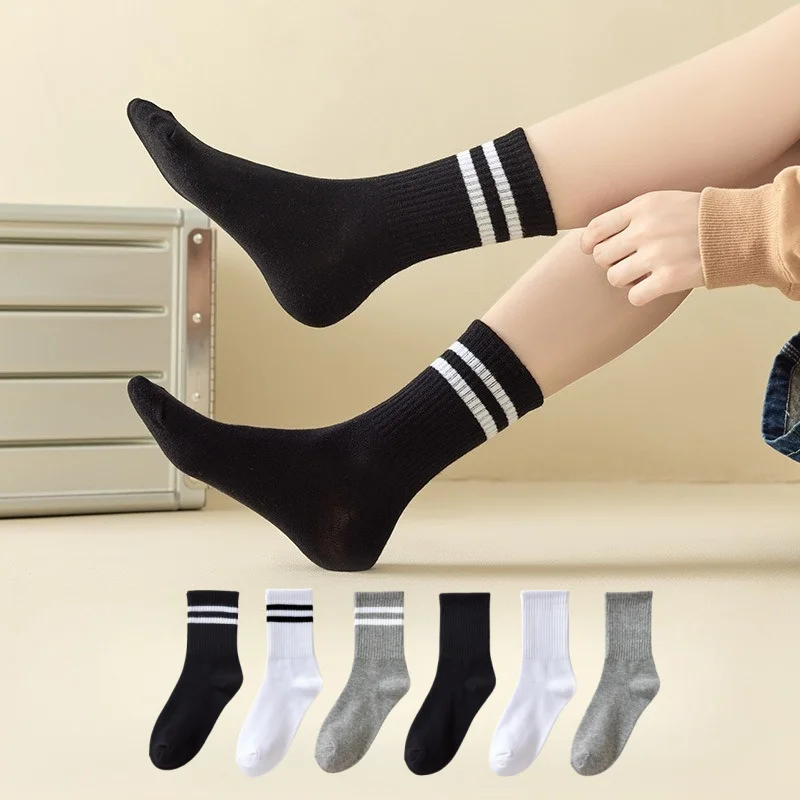 7 Pairs Men‘s Two Stripe Mid-Calf Crew Socks Black White Gray Preppy Style Breathable Comfort Casual Sports Socks EU 37-44