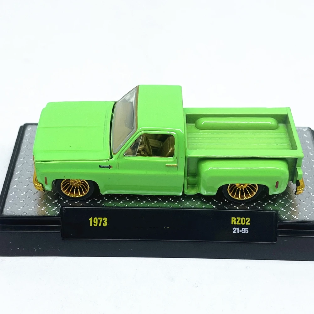 نموذج M2 1:64 1973 مجموعة نماذج سيارة من سبيكة محاكاة خضراء #2