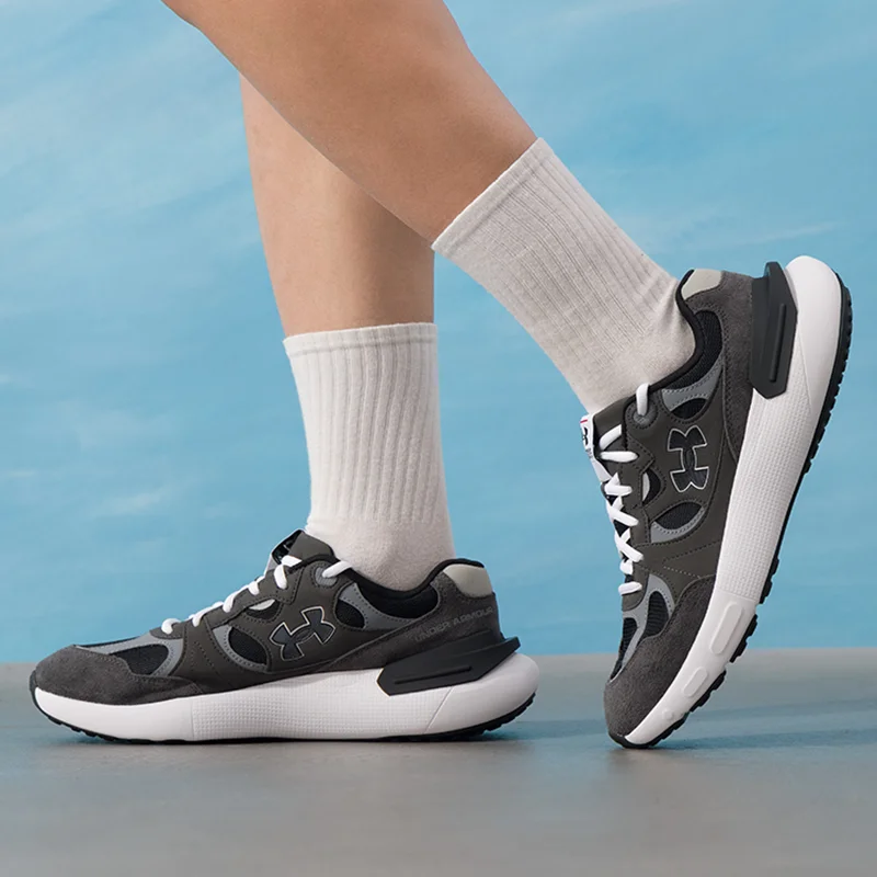 アンダーアーマー メンズ&レディースシューズ。軽量で通気性に - Lightweight Road Running Shoes のレビューと価格