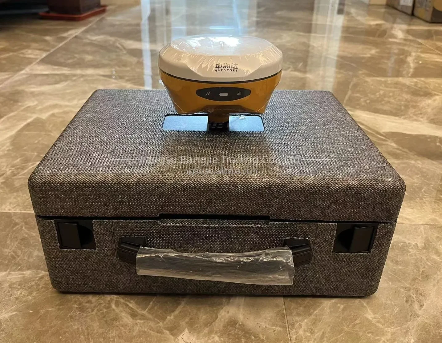 Hi-target v300/V500 gli strumenti di misura più pratici e più venduti con fotocamera IMU e 1408 canali