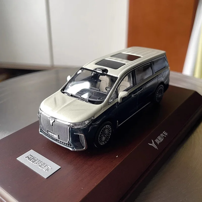 ornamenti-da-collezione-di-modelli-di-auto-in-lega-modello-dreamer-mpv-in-scala-1-43-2025