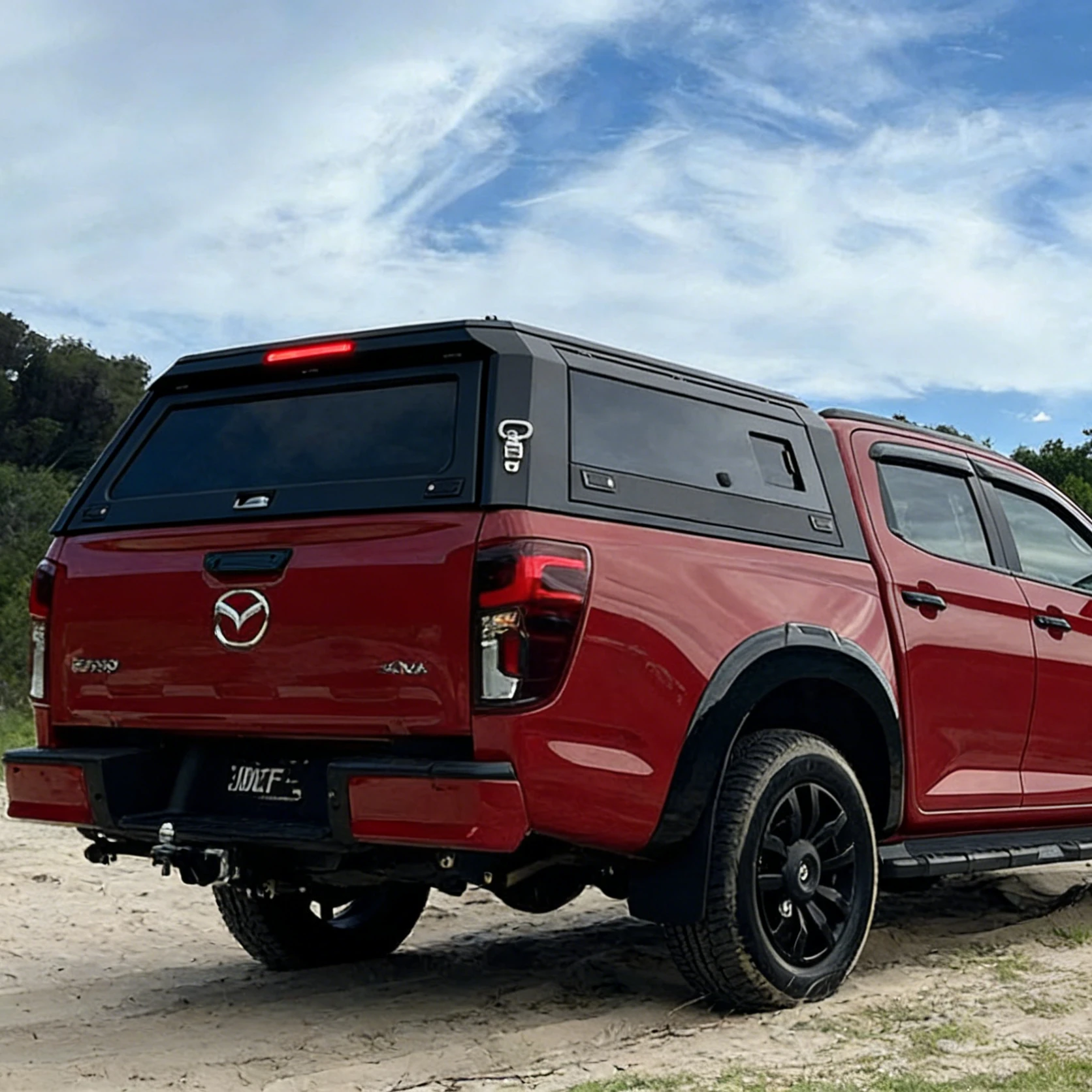 

Dream Garage Long Lasting Wholesale Supply Truck Canopy Strong Waterproof Safe Pickup Top Hard Cover For Frontier B