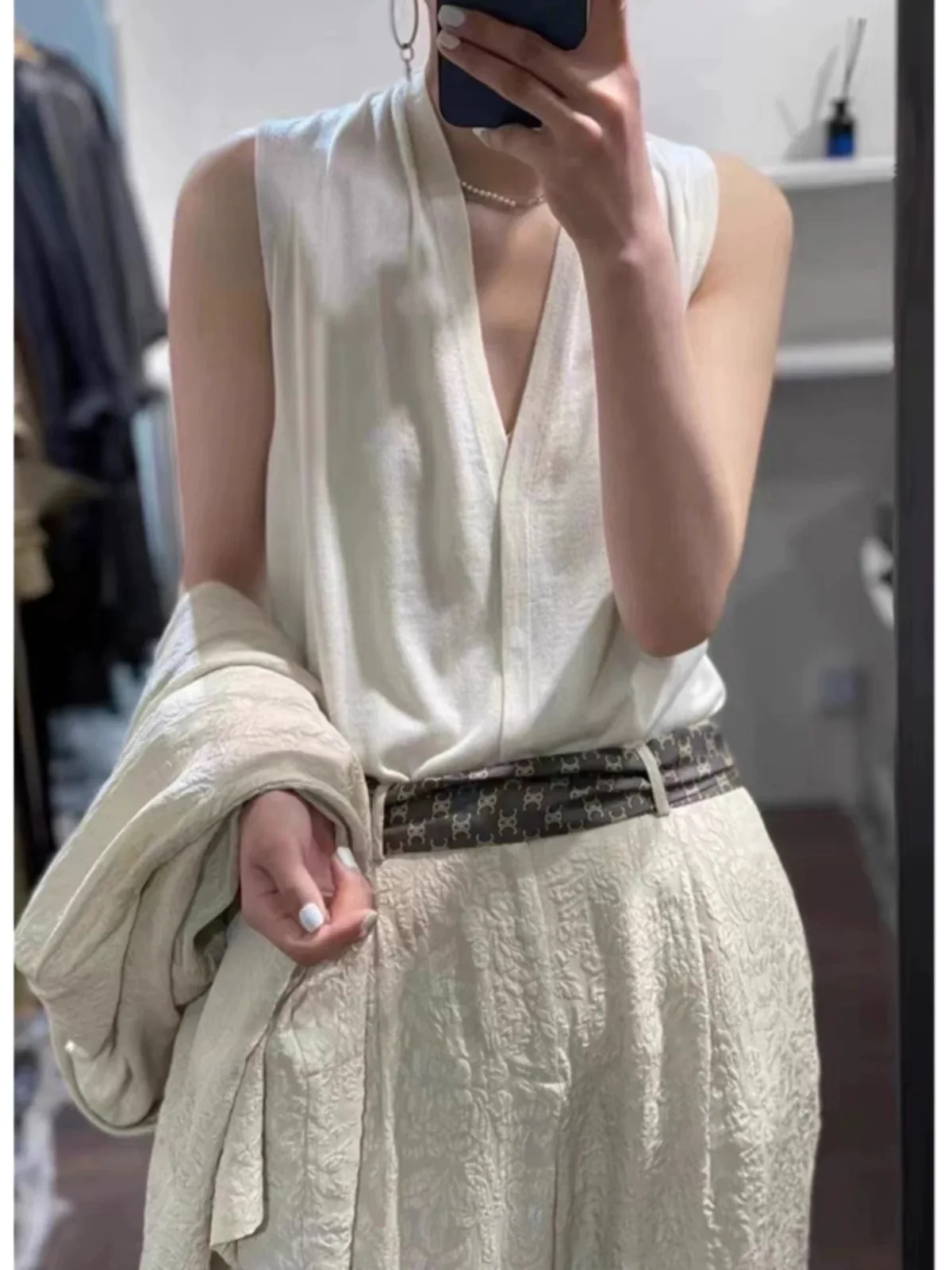 Women Fine Wool Knitted Vest Summer Korean Fashion Sleeveless Sweaters Casual Simple Pullover Waistcoat Solid Color Tops