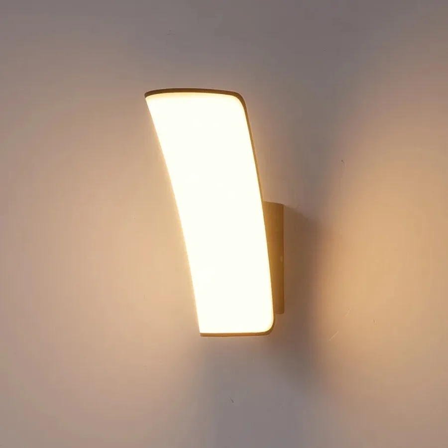 

New Arrival Modern Outdoor Waterproof Wall Lamp Aluminum Porch Light for Balcony Villa Wall Decoration