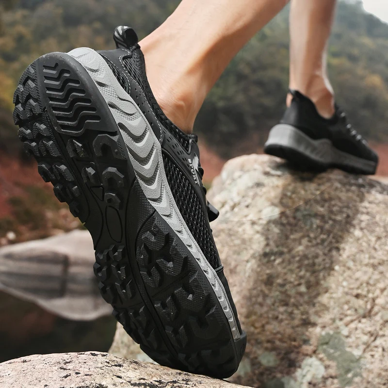

Mesh casual shoes man black breathable light 2025 Summer hiking shoes Men's jogging shoes high quality Anti-collision toe