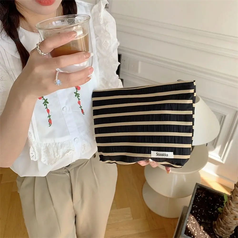 Large Capacity Stripe Makeup Bag Casual Canvas Lipstick Bag Cosmetic Bag Toiletry Organizer Storage Bag Student