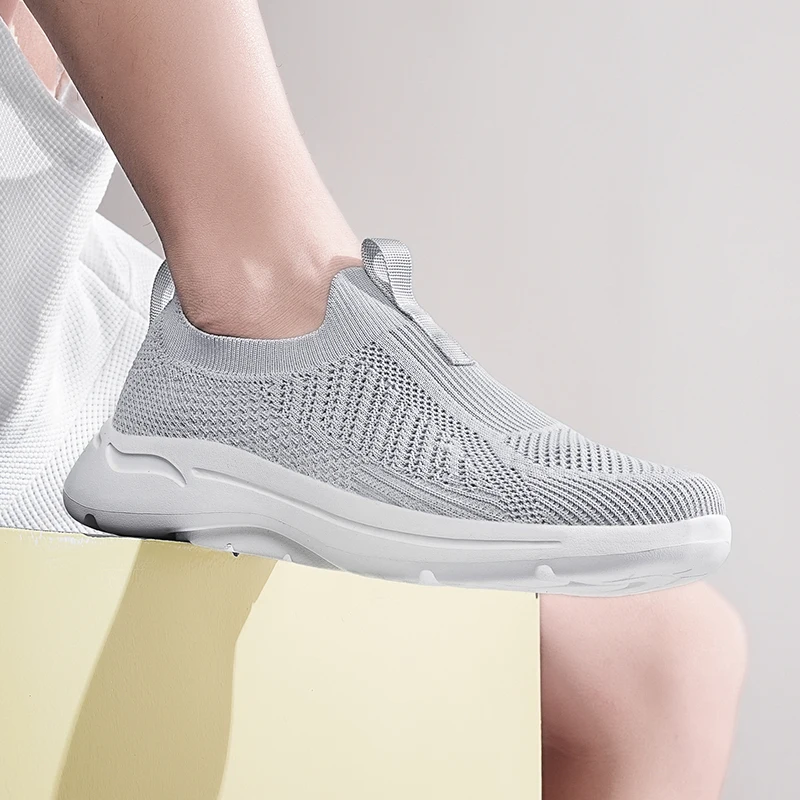 

Мужские летние повседневные кроссовки 2026: дышащие, легкие, модные, простые, для прогулок и медленного бега, размеры 39-48