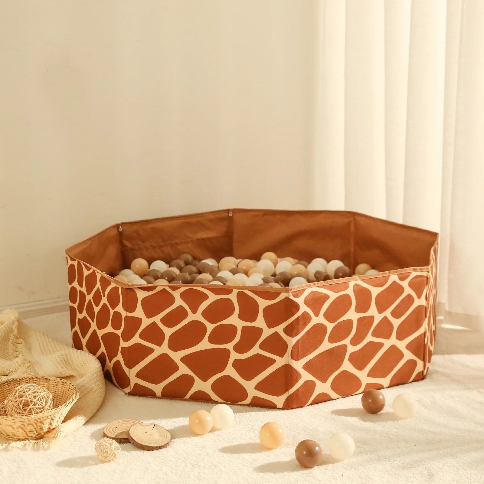 1pc 어린이 홈 접이식 8면 갈색 공 구덩이 풀 장난감 (공 없음) 어린이 놀이를위한 운반 가방 포함