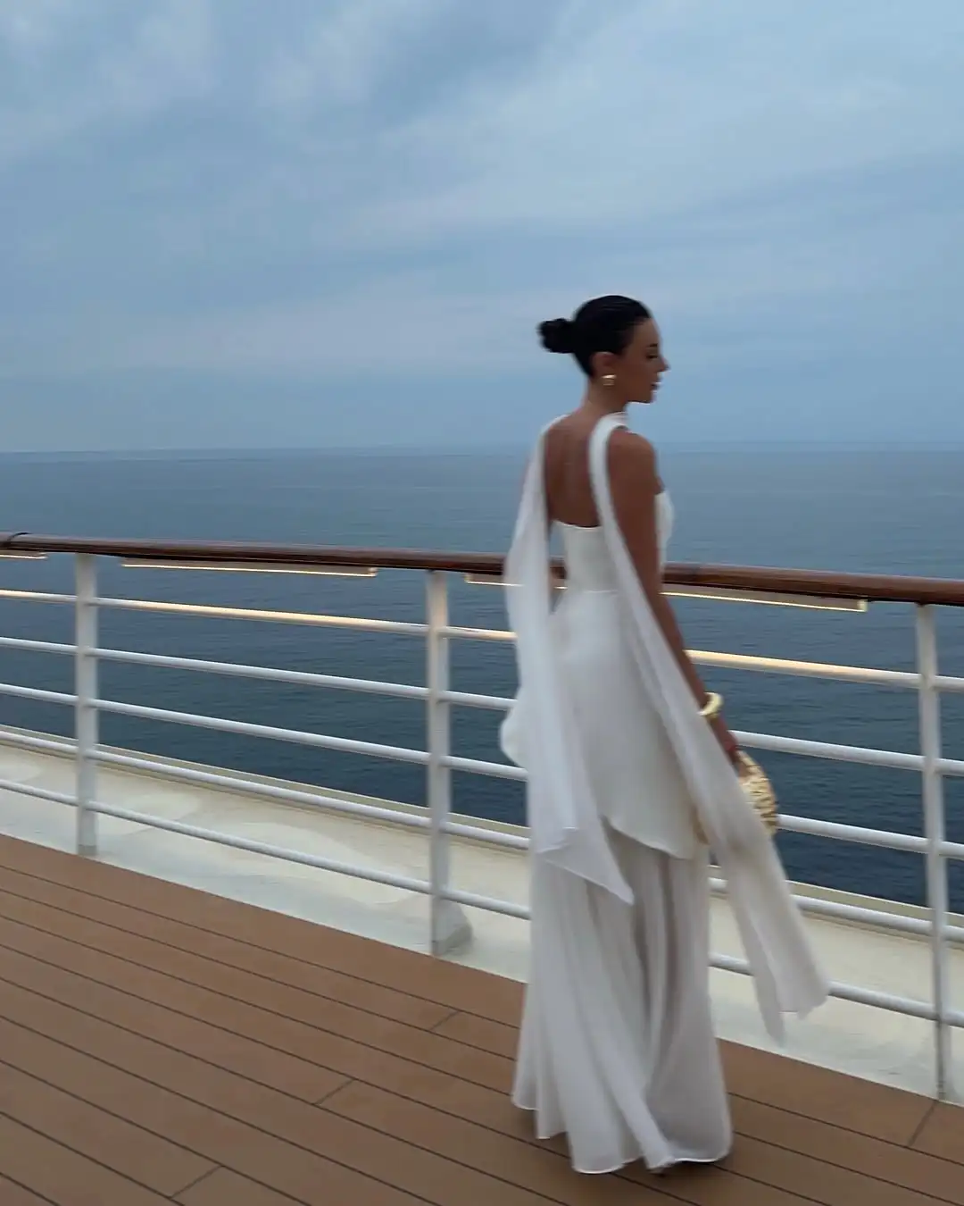 MD Elegante Senza Spalline Irregolare Abito Da Sposa Illusion Side Split Raso Abito Da Sposa Pavimento-Lunghezza Vestido De Noiva Personalizzato 2025