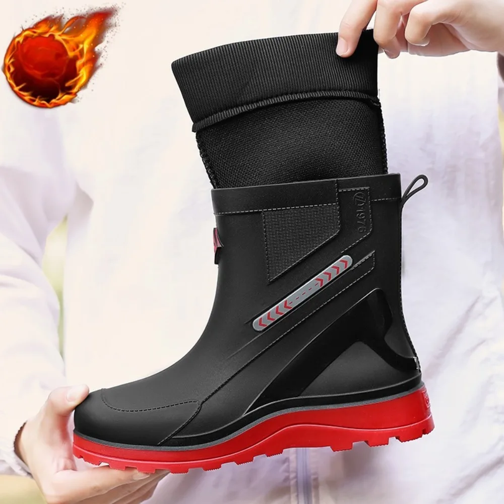 Botas de lluvia de invierno para exteriores, zapatos de goma cálidos de terciopelo antideslizantes especiales para exteriores de tubo medio para hombre, Botas de lluvia para pescar para hombre