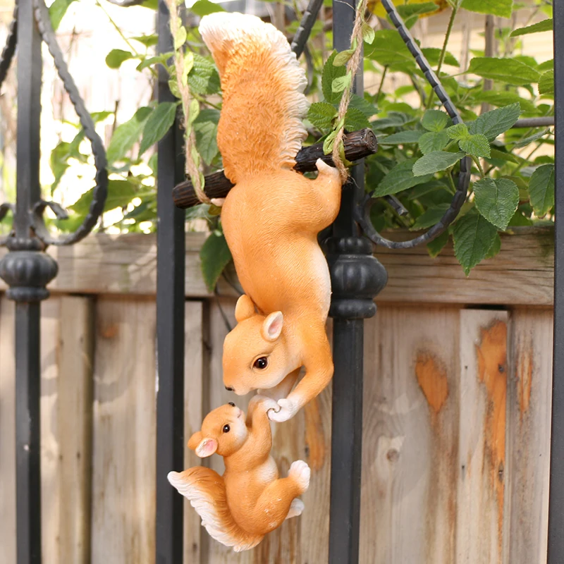 Mother Child Squirrel Resin Hanging Swing Ornament, Outdoor Garden Statue, Yard Art, Tree Decor