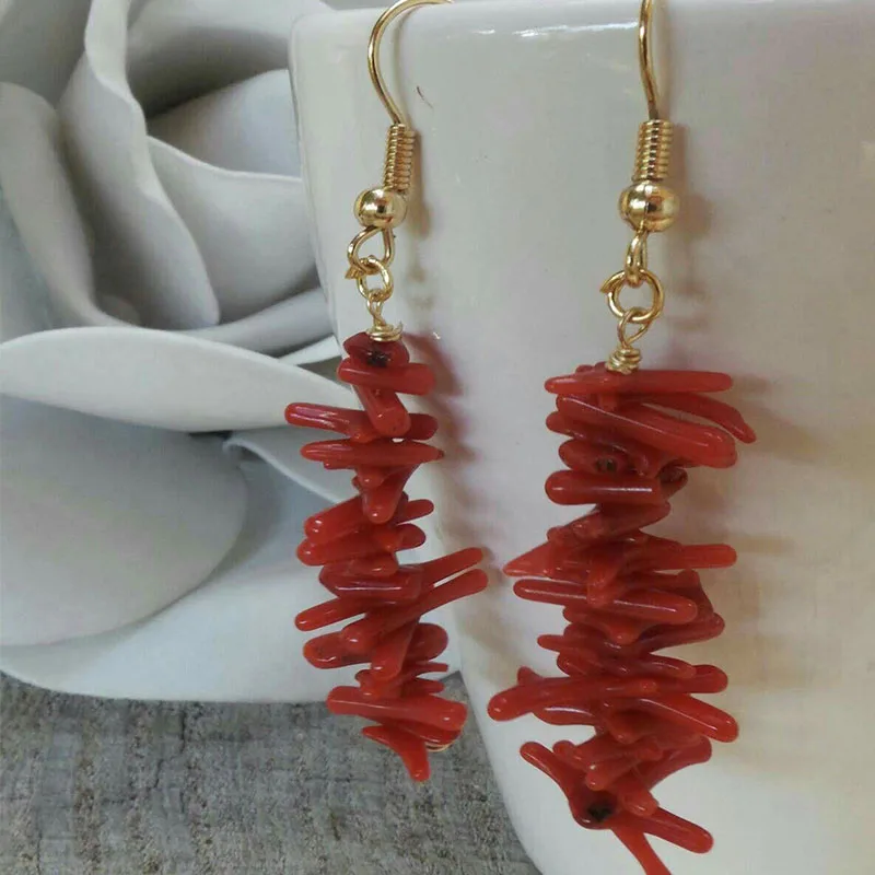 أقراط متدلية حمراء مرجانية مصنوعة يدويًا مع مجوهرات نسائية من حجر اللازورد لؤلؤ المياه العذبة