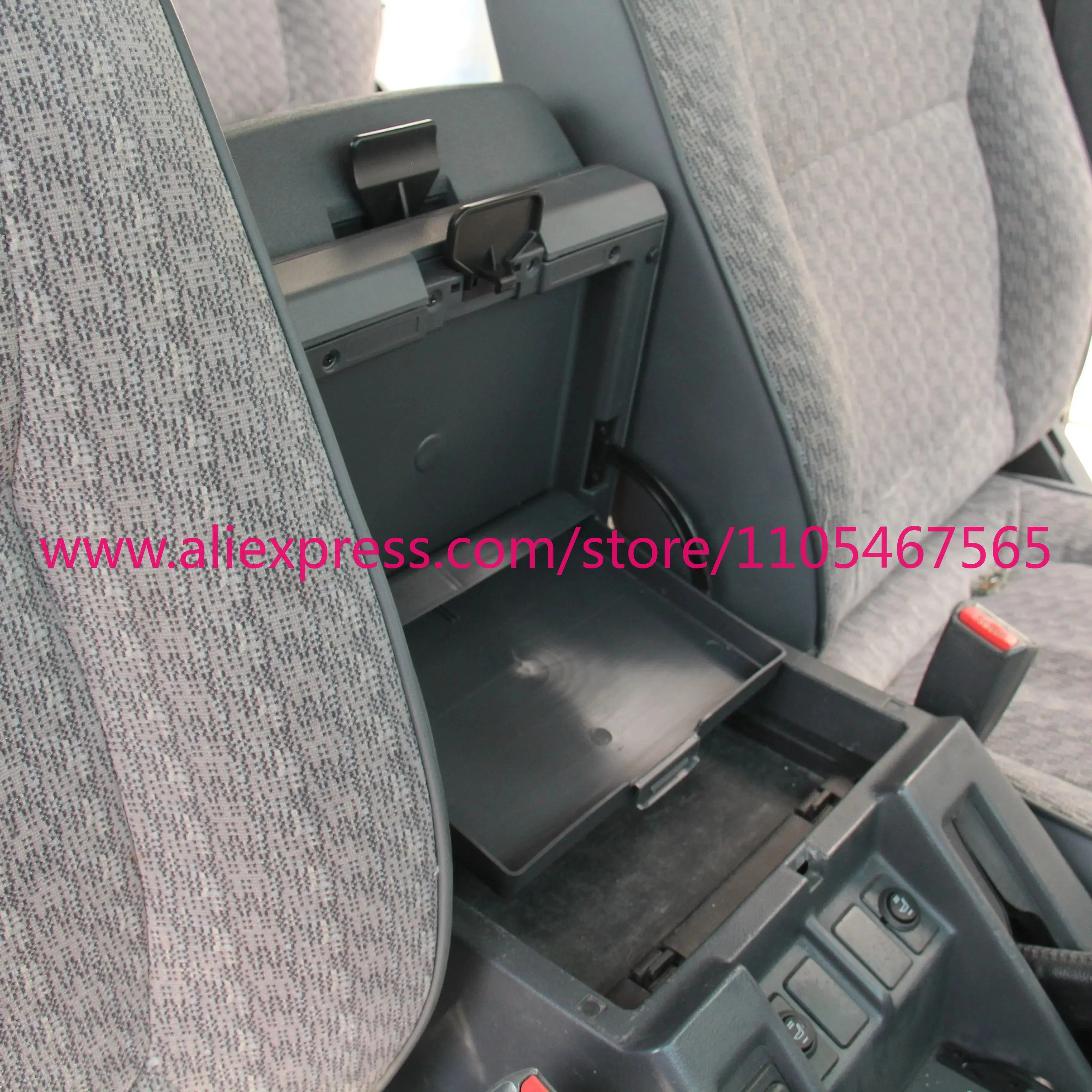 1PCS Y60 Raised Driving Armrest Patrol GQ Suitable for One Patrol Y60 Product