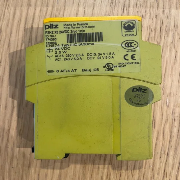 

Программируемый логический контроллер (ПЛК) Mushroom P2HZ X3 24VDC 2НО/1НЗ, артикул 774350, абсолютно новый, оригинальный, в наличии